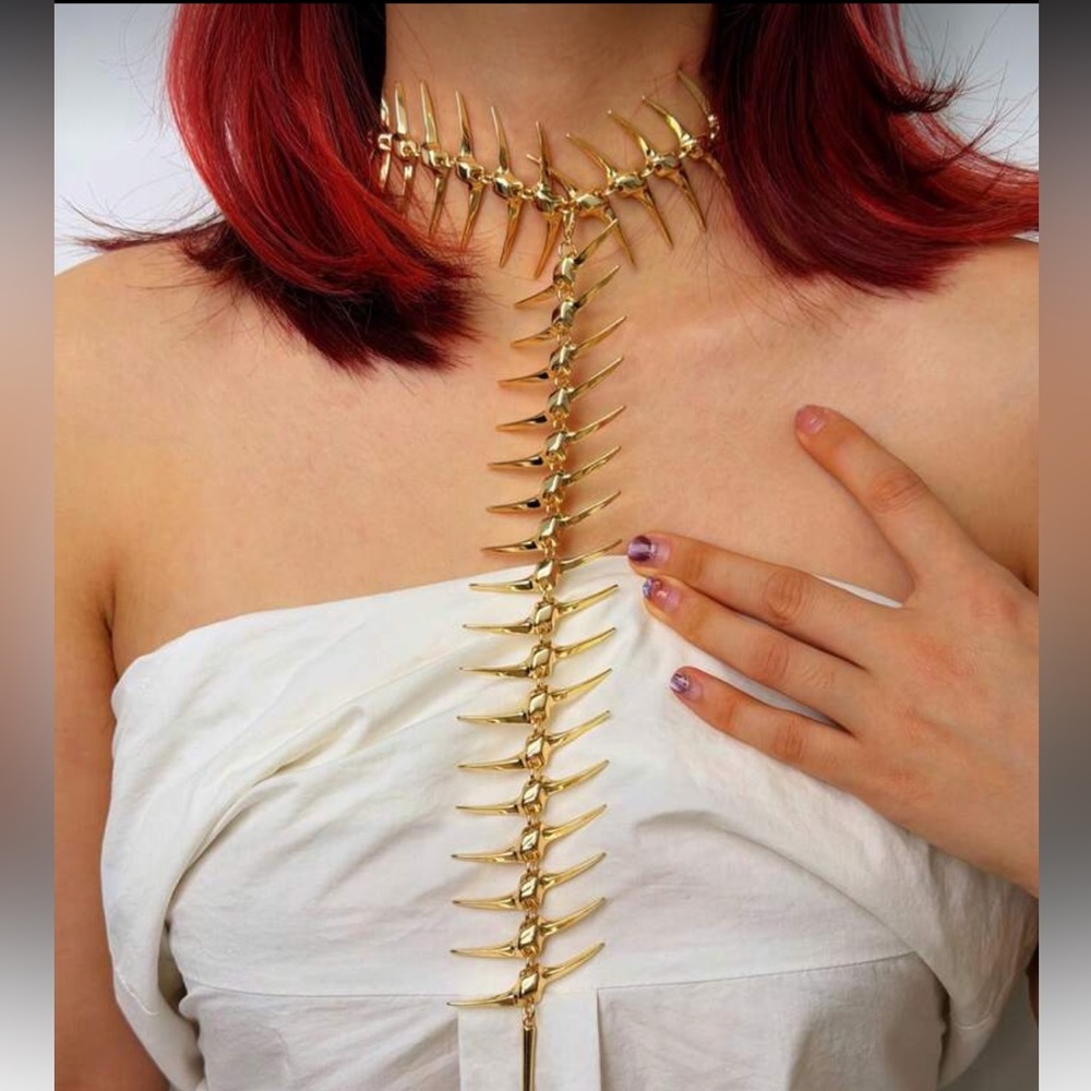 Avant-Garde Spine Back Necklace - Picture 2 of 6